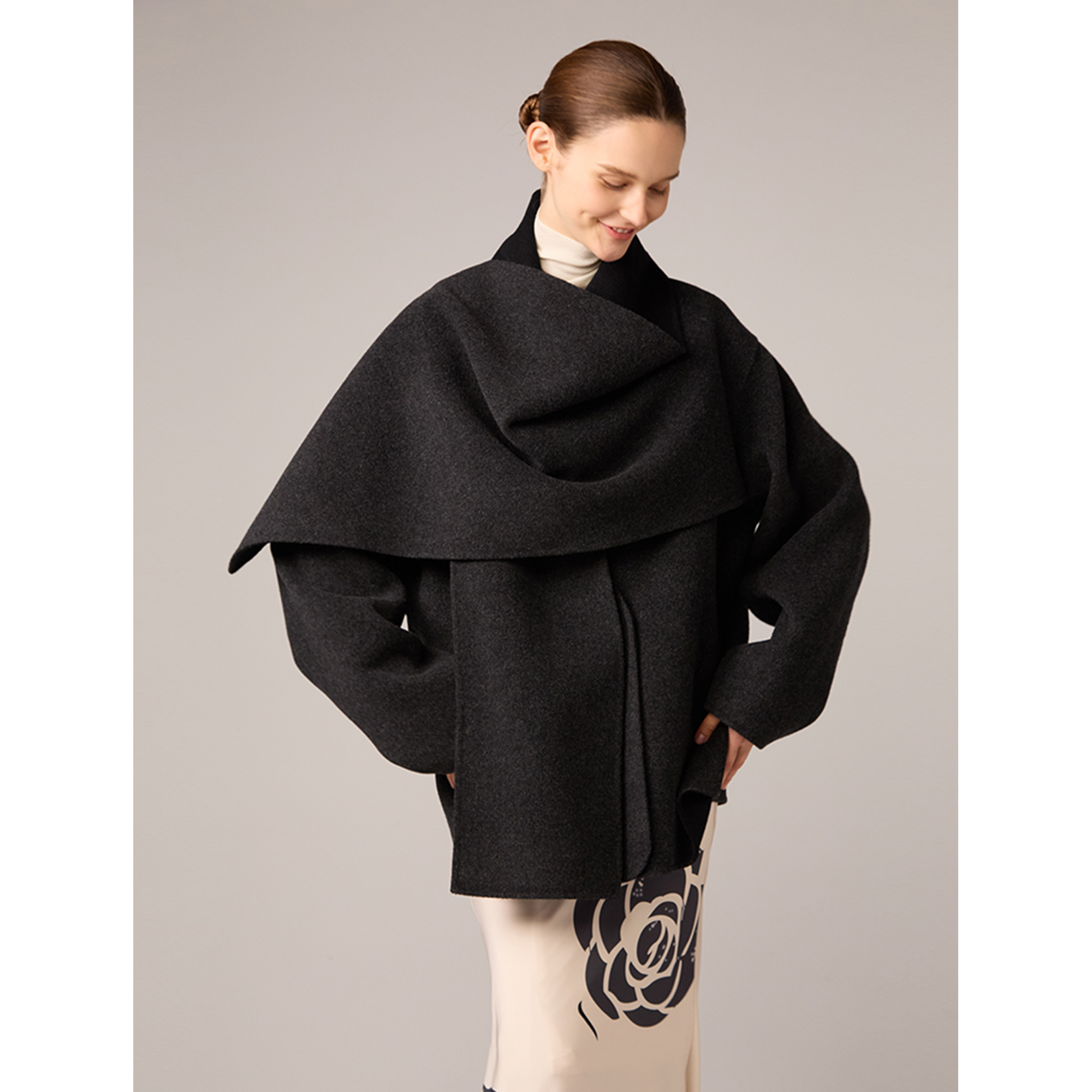 SO 100羊毛80支高支高密黑灰双色大围巾中长款双面尼外套