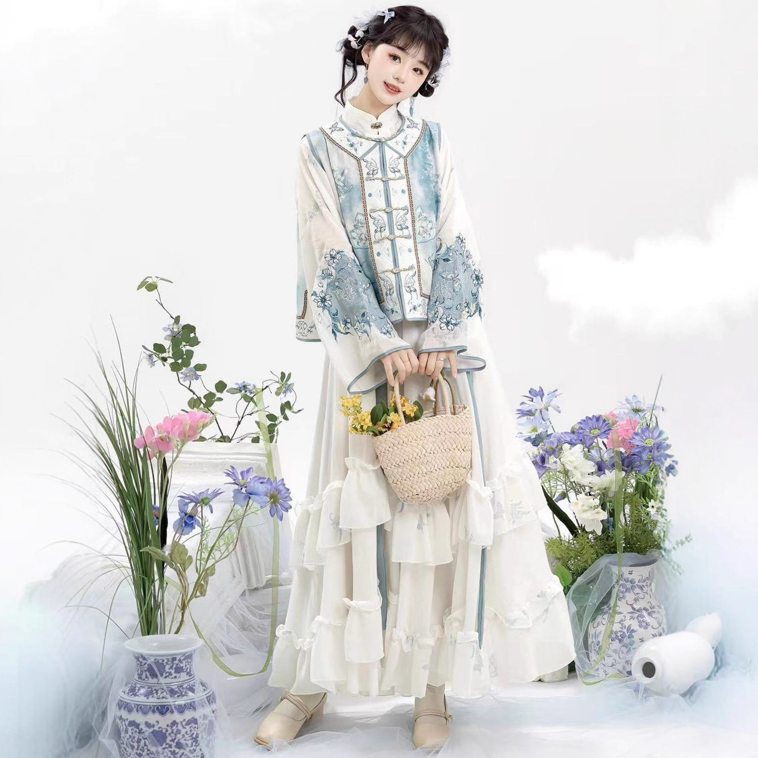 原创汉服女2025新款秋冬季新中式小阔袖圆领衫国风刺绣上衣汉