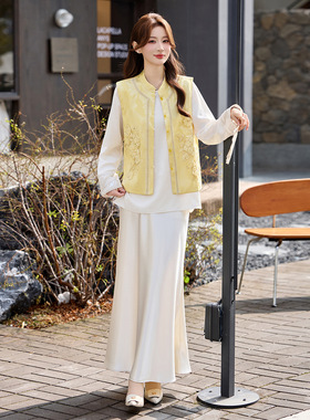时尚套装2026春季新款中式钉珠马甲上衣+衬衫+半裙三件套裙HM2608