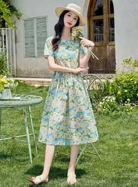 2026夏季新款女装收腰碎花度假风绿色显瘦中长款时尚连衣裙NI6805