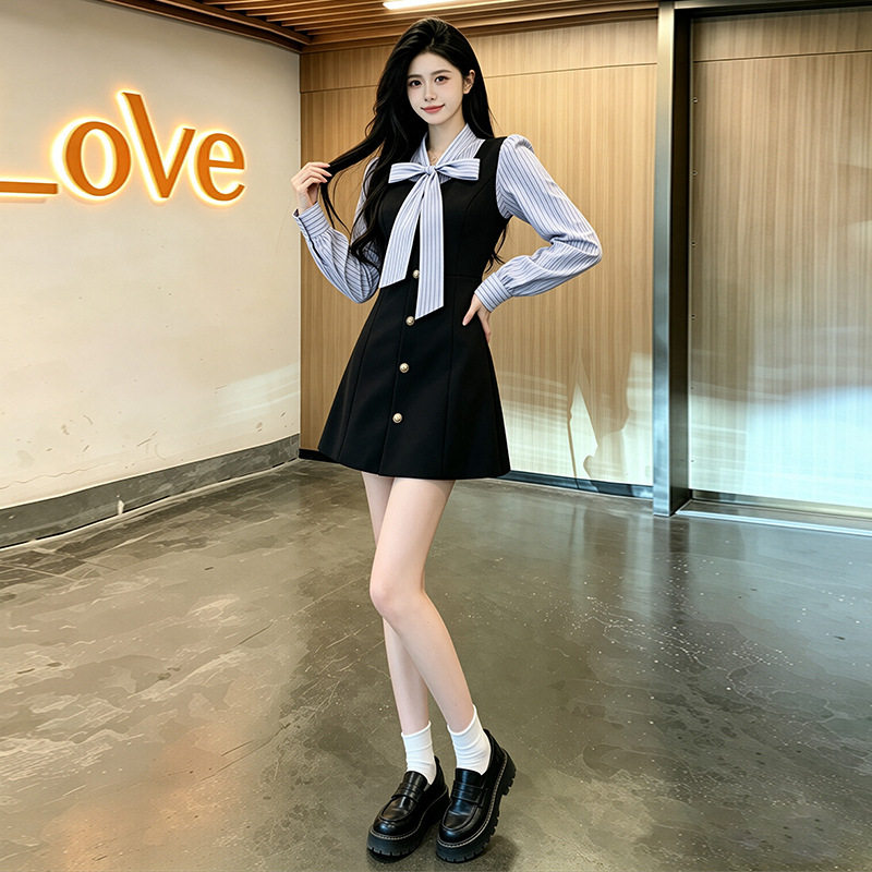 轻奢早秋休闲穿搭裙子套装女条纹蝴蝶结衬衫搭配无袖马甲连衣裙