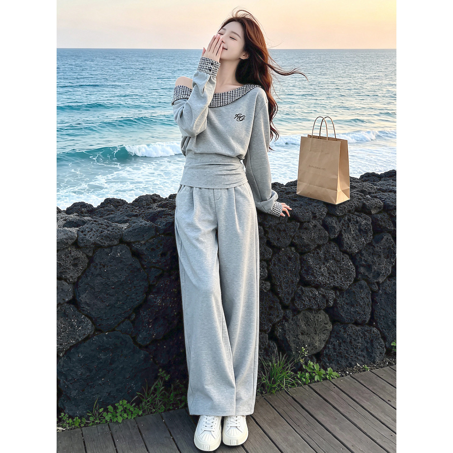 韩版小众休闲运动套装女秋冬时尚洋气显瘦宽松斜肩卫衣两件套长裤