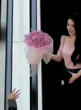 网红女神花三三同款 温柔水粉色一字肩弹力舒适棉短袖上衣