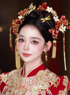 金红色秀禾新娘头饰新中式套装
