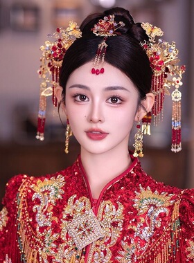 金红色秀禾新娘头饰中式分体套装