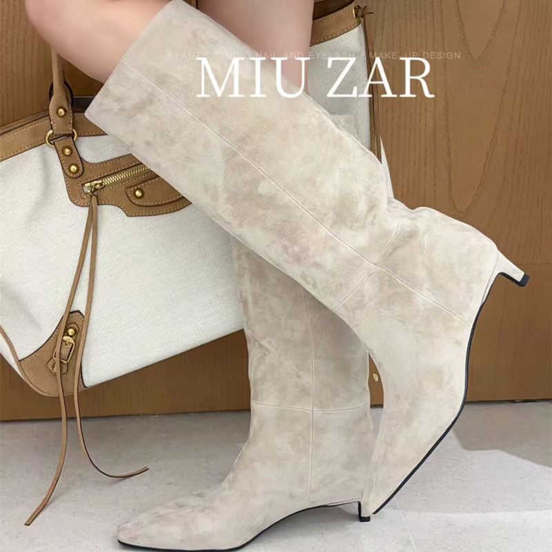 妙莎MIUZAR女鞋2026秋季新款高筒时装靴方头中跟净版猄皮骑士靴