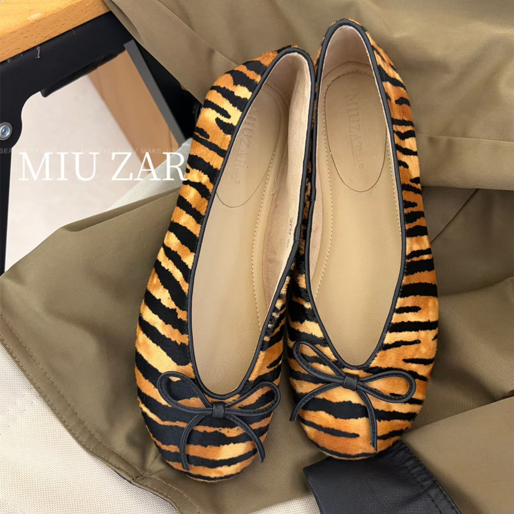 妙莎MIUZAR女鞋2026秋季新款小香风单鞋蝴蝶结马毛瓢鞋平底斑马纹