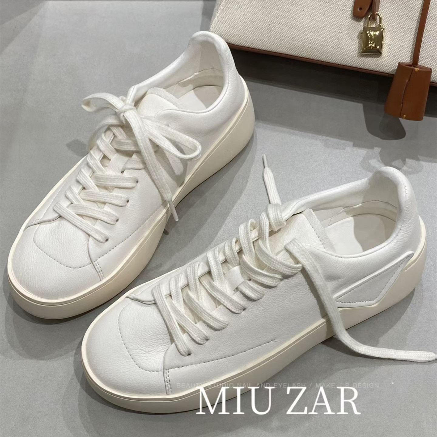 妙莎MIUZAR女鞋2026秋季新款简约百搭小白鞋时髦休闲鞋板鞋轻便