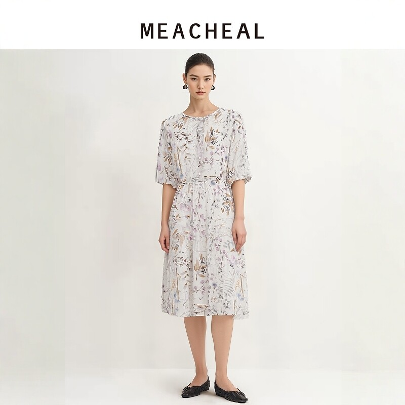 MEACHEAL米茜尔夏季新款山野秘境桑蚕丝时尚休闲圆领印花连衣裙图片