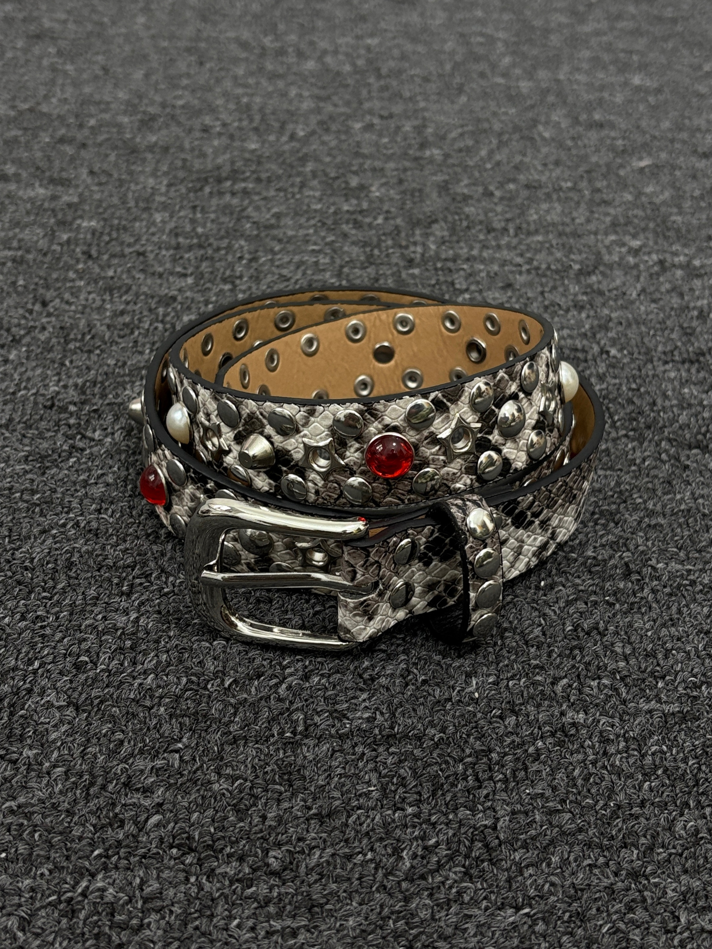 小心袖口"红眼白蟒"原创爆裂纹手工镶嵌钻钉皮带朋克小众男女腰带