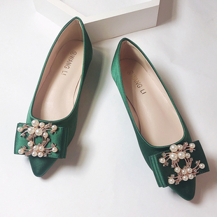 绿色婚鞋女结婚新娘鞋秀禾上车出门鞋2021新款平底鞋尖头浅口单鞋