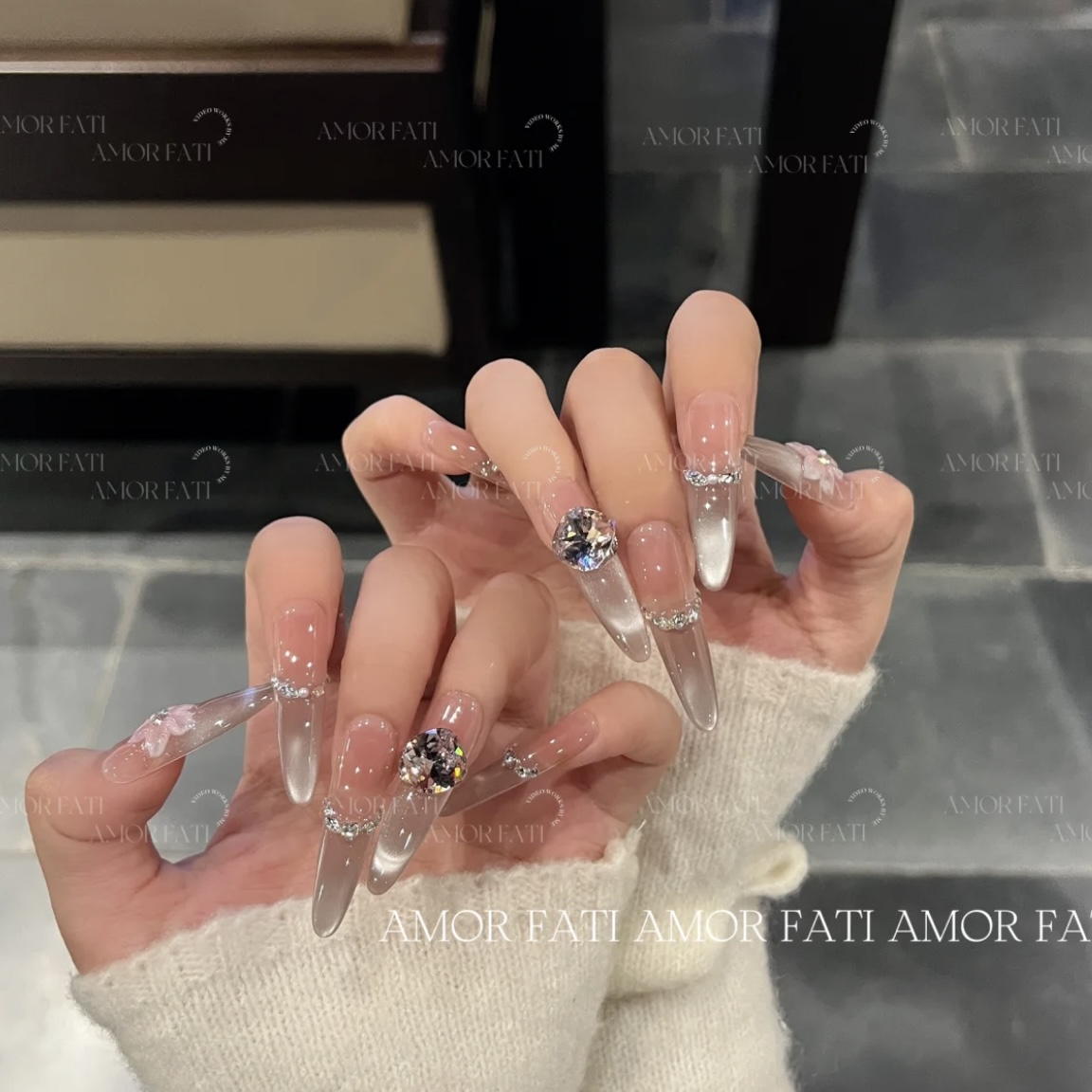【樱花奶冻】手工穿戴甲氛围感爆闪香槟色猫眼樱花粉雕花温柔美甲