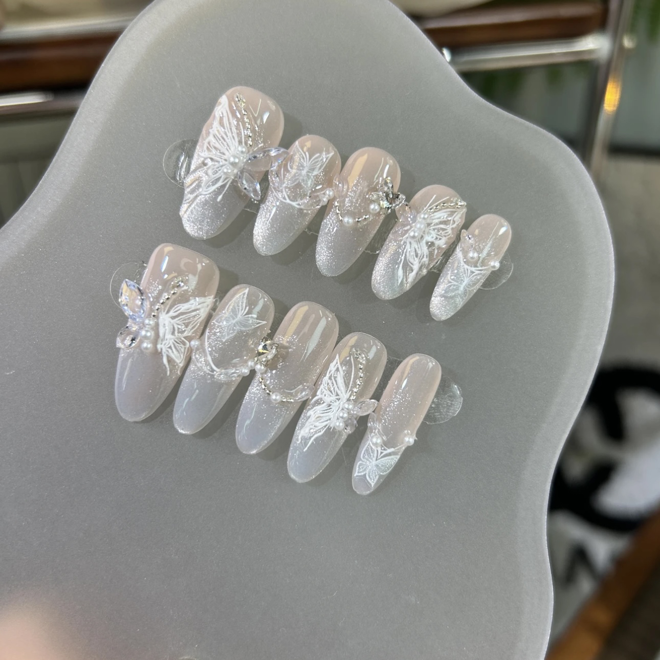 冰晶月光 蝴蝶猫眼手绘珍珠高级清冷感显白温柔纯手工光疗穿戴甲