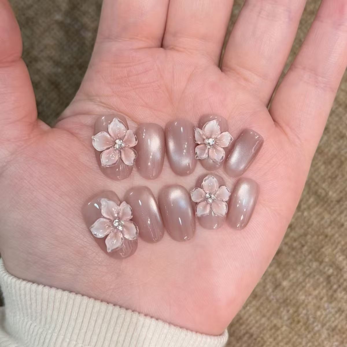 手工穿戴甲蜜桃粉猫眼立体雕花高级氛围感美甲贴短款纯欲气质千金