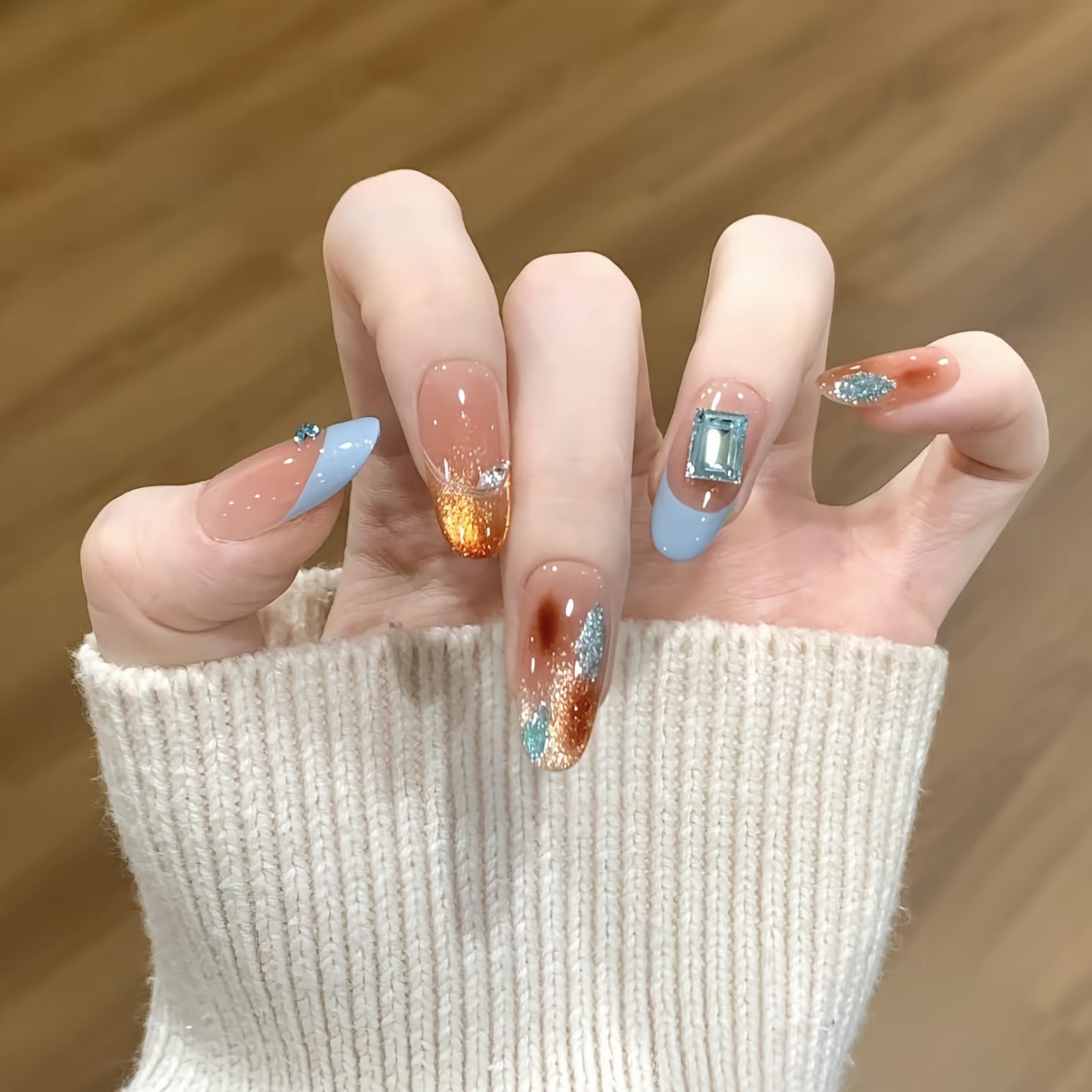 手工穿戴甲蓝色法式早秋冰蓝琥珀晕染流光猫眼高级气质显白美甲贴