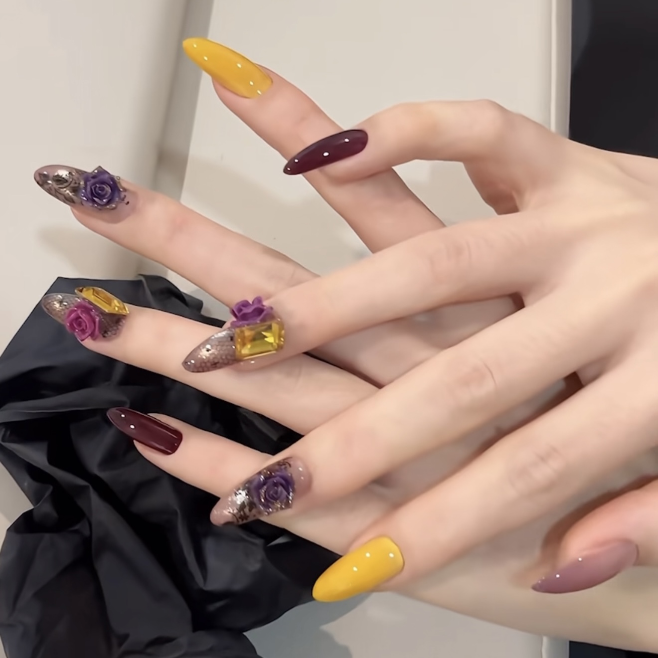 【蕊姬夫人】纯手工穿戴甲古早风美甲富婆显白气质氛围感复古美甲