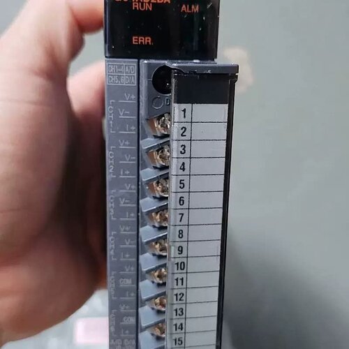 议价Q64AD2DA模拟量模块 功能正常 实物拍摄 有需要的
