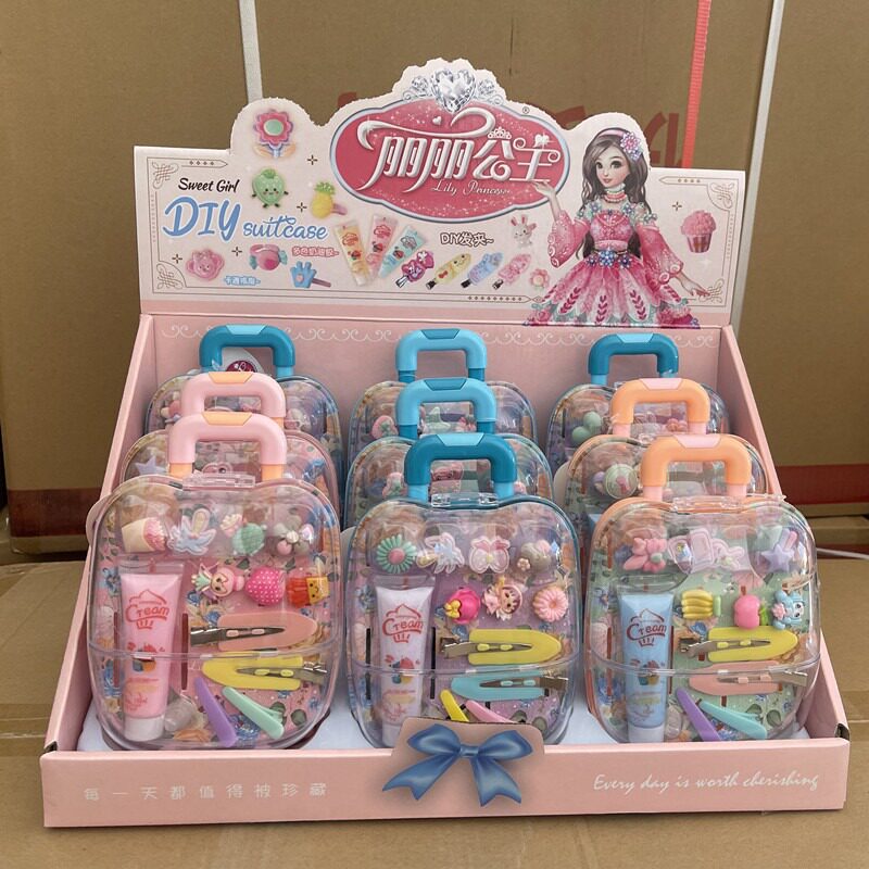 新品女孩公主饰品盒拉杆箱过家家玩具仿真发夹百宝箱儿童玩具