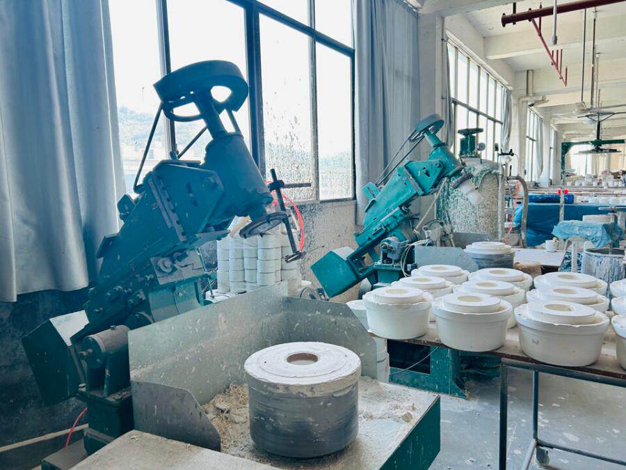 4月7日泉州市陶瓷公司名下陶瓷滚压成型机、搅土机等机器设备网络拍卖公告