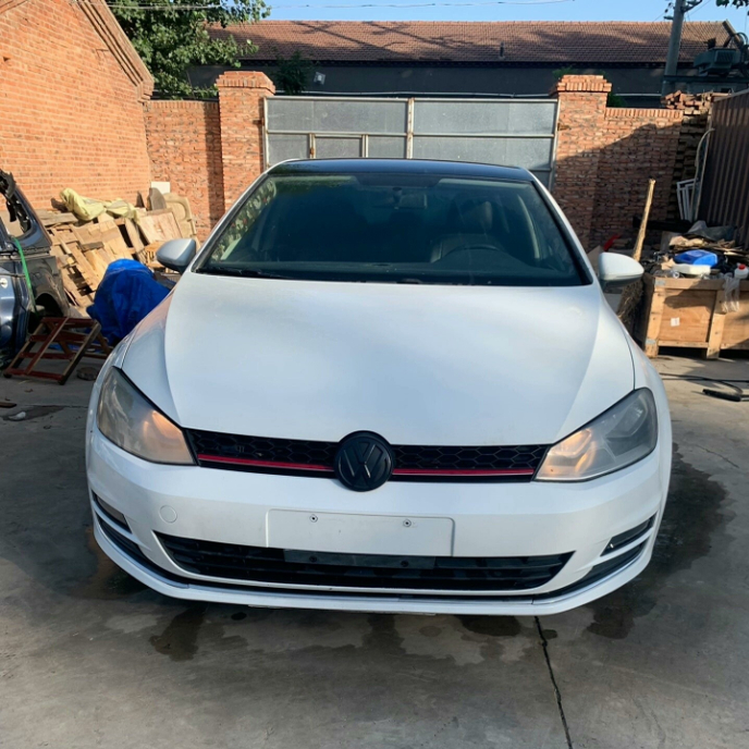 大众高尔夫7拆车件ABC柱饰板中控显示屏内饰板扶手箱杂物箱尾灯总