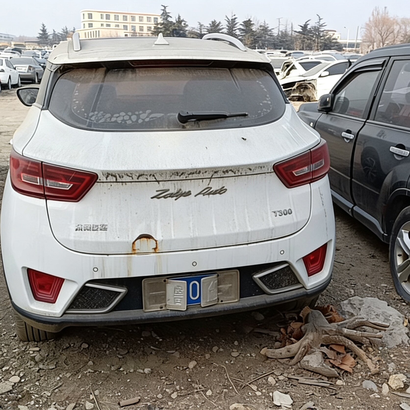 众泰T300拆车件后视镜总成中控台后备箱盖后尾灯后幅原装总成