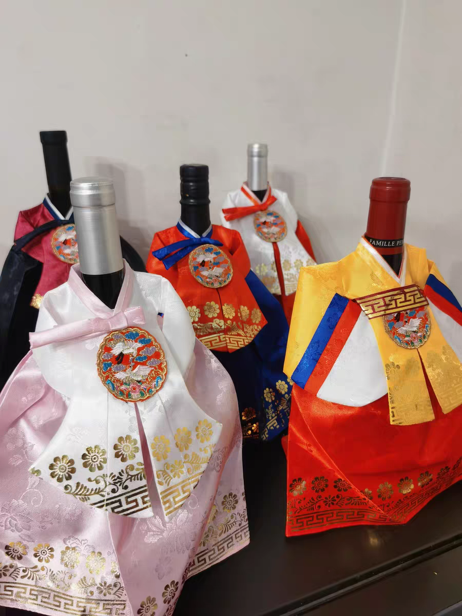 朝鲜族韩服造型摆件韩式男饭店用