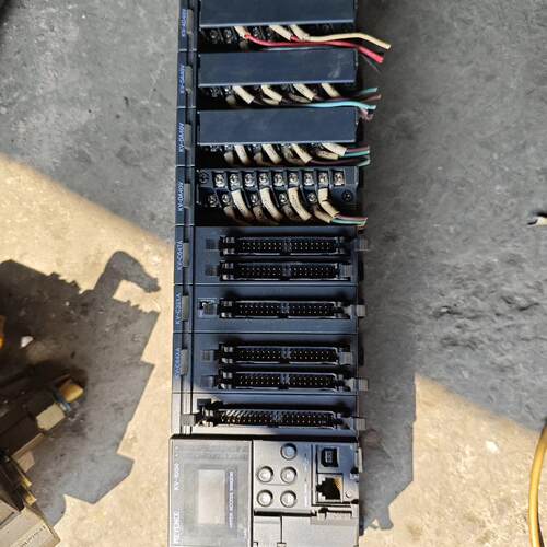 议价KV-U7 KV-1000 KV-C64X KV-AD40V PLC工控模块维修