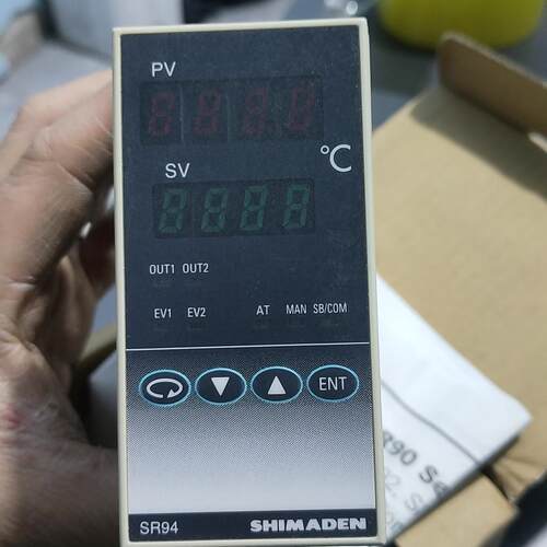 议价SR94-8Y-N-90-1000 岛电温控仪 工业工控温度控制仪表维修