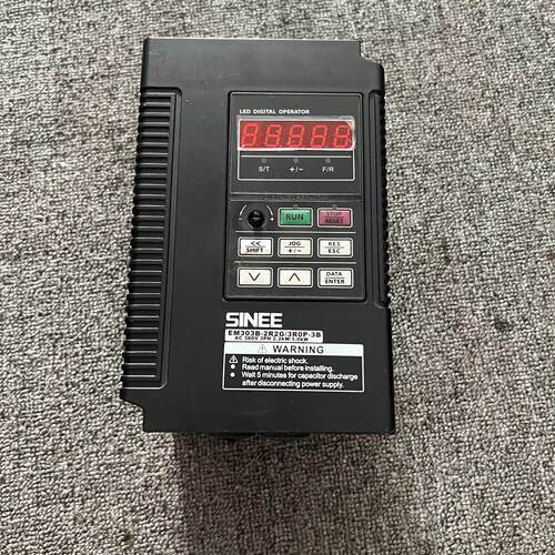 议价EM303B-2R2G/3R0P-3B 正弦变频器 三相380V 2.2KW调速器维修