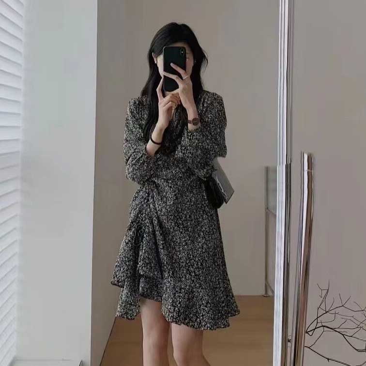大码女装2025新款时尚韩版V领雪纺碎花宽松遮肉中长款连衣裙