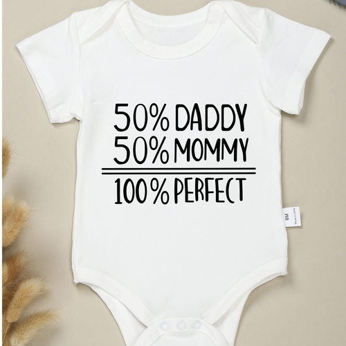 Daddy 50% Mommy = 100% Perfect 婴儿宝宝短袖爬服连体衣哈衣