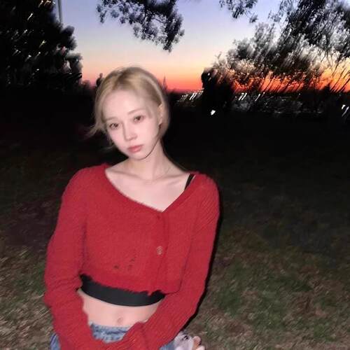 买手折扣金玟庭同款 MatinKim不对称纽扣短款针织开衫防晒外套女