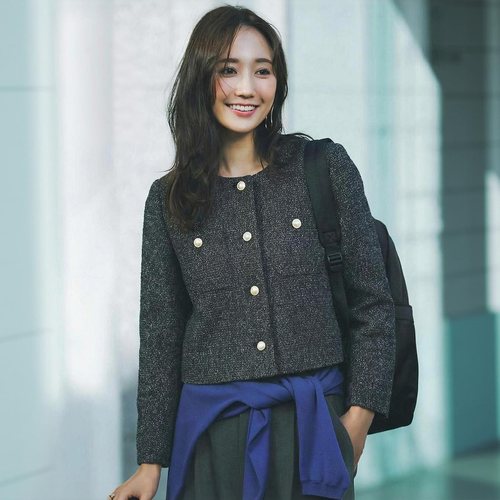 【书香世家】千金线N家 逆天比例显高显瘦浮雕金扣小香风短款外套