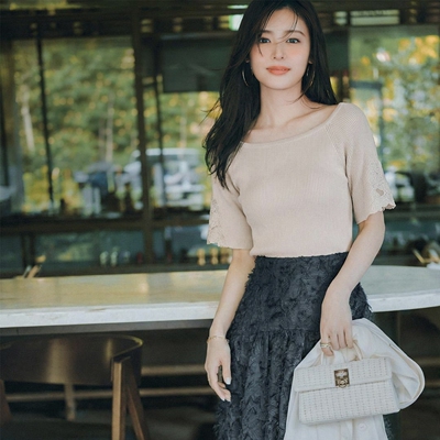 仅10件~PBD家超人气 柔软舒适优雅船领花柄刺绣喇叭袖针织衫