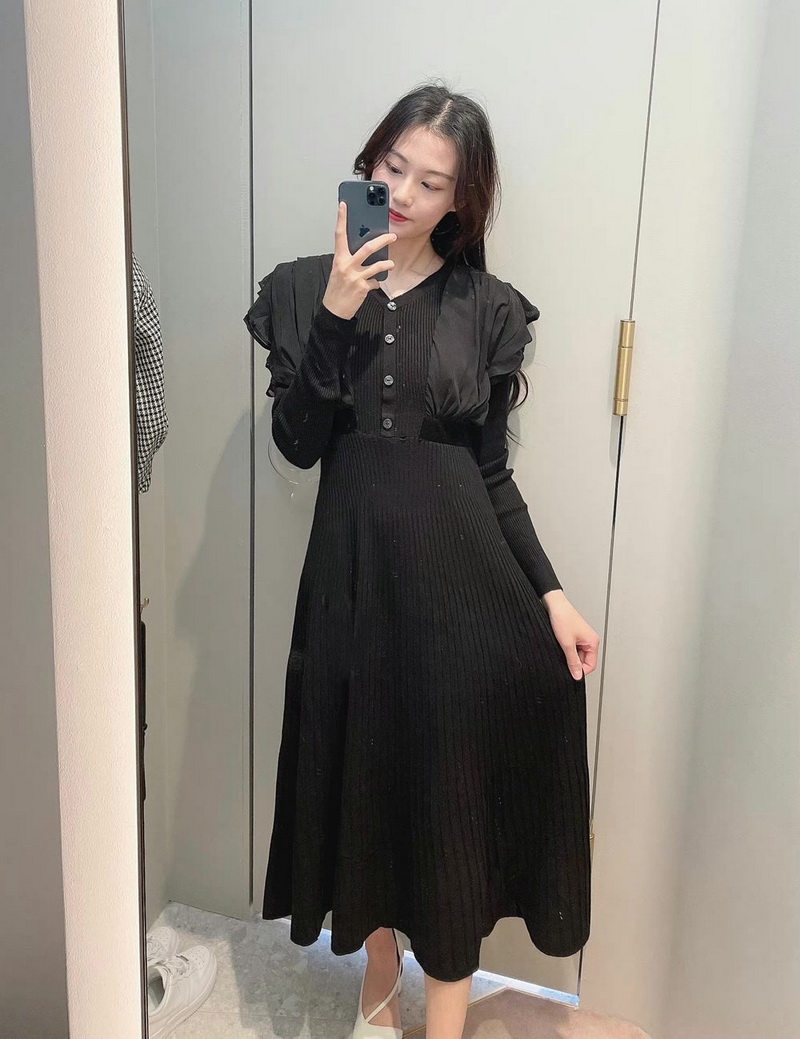 丝绒拼接腰毛衣连衣裙
