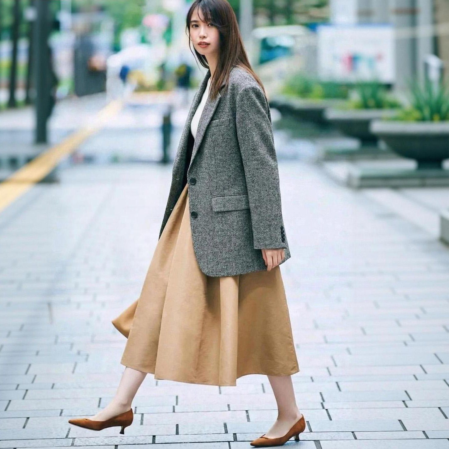 仅9件~MO家超人气 精细做工 造型感弧形门襟 佯毛混纺两粒扣西装