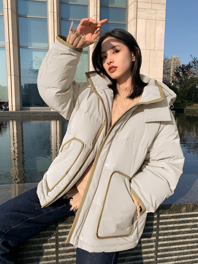 秋冬甄宝 S+王簰御寒保暖 暖意融融 撞色绲边连帽廓形加厚羽绒服