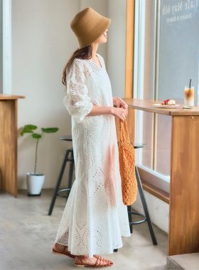 鱼尾摆刺绣镂空纯棉长袖连衣裙