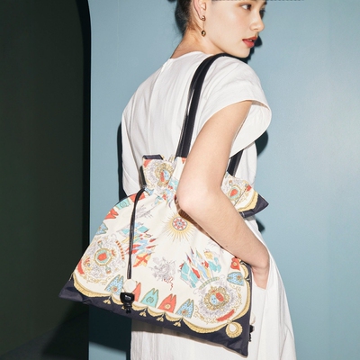 追单王~稀罕高端线T0PK@PI爆款回归 复古丝巾图案抽绳两用托特包