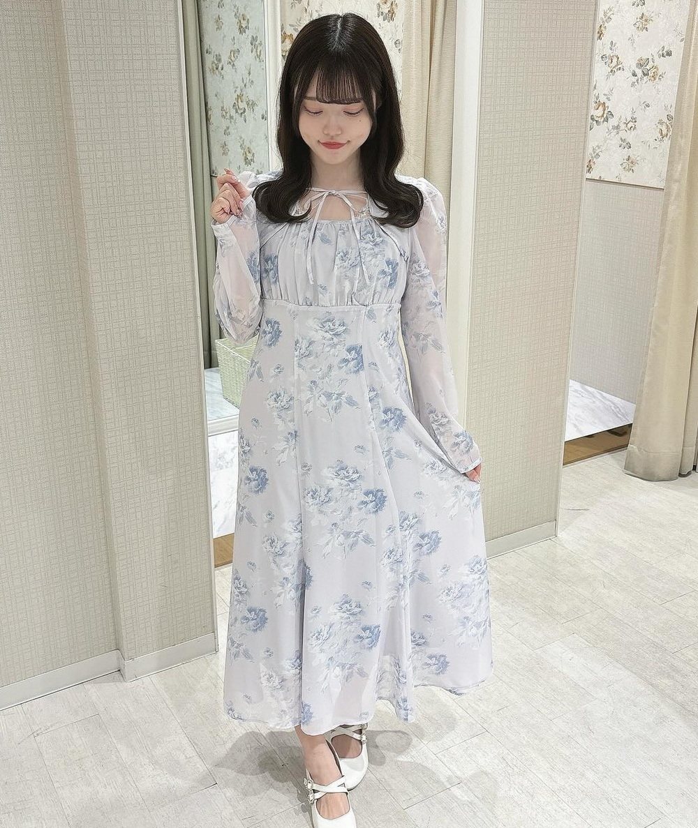 花卉印花蝴蝶结U型领高腰连衣裙
