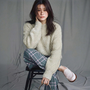 bulingbuling的夺目璀璨！上身惊艳！轻柔温暖金葱点缀半高领毛衣