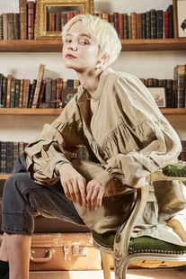 稀罕高端！21春 茗门闺秀 设计感褶皱大褶子下摆灯笼袖衬衫上衣