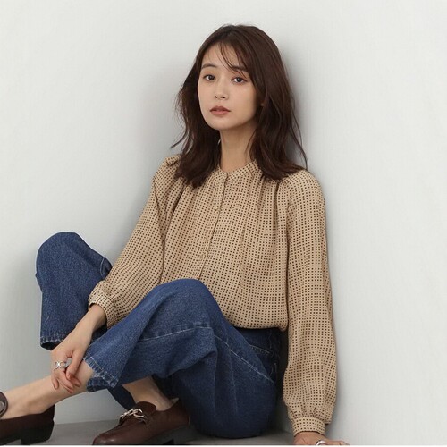 千金系N家 高阶通勤时髦！洋气百搭 满满质感 肩部捏褶金属扣衬衫