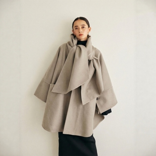 巨折价！年会战袍 M+耗料6米多 围脖+A字斗篷式毛呢宽松大衣外套