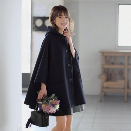 浪漫慵懒氛围感 MO明星款 手缝双面呢时尚斗篷式连帽排扣毛呢大衣