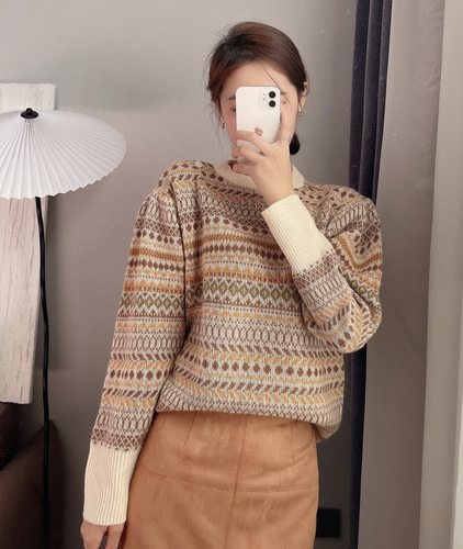 多色提花肩扣设计羊毛针织毛衣