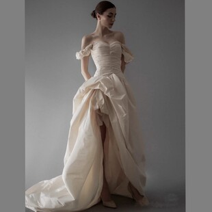 轻婚纱2022一字肩抹胸塔夫绸短袖小众轻奢高端新娘结婚户外旅拍夏