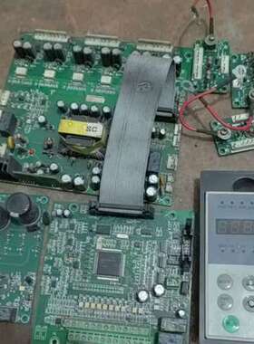 售前变频器22KW，主板面板及电源驱动板，上电报ERR03，