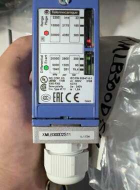 售前压力开关，型号XMLB300D2S11，蓝色外壳，工作