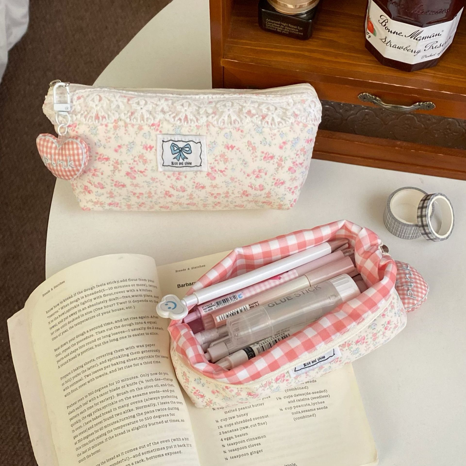 蕾丝碎花笔袋女ins风大容量高颜值学生便携文具盒学习用品收纳袋